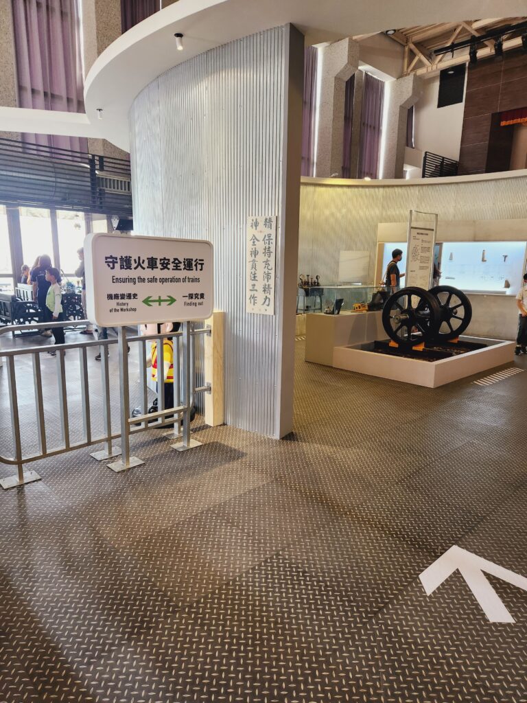【屏東景點】*潮州鐵道園區* 內有鐵道文物館,還有愛琴湖畔景觀餐廳! 13 【屏東景點】*潮州鐵道園區* 內有鐵道文物館,還有愛琴湖畔景觀餐廳!