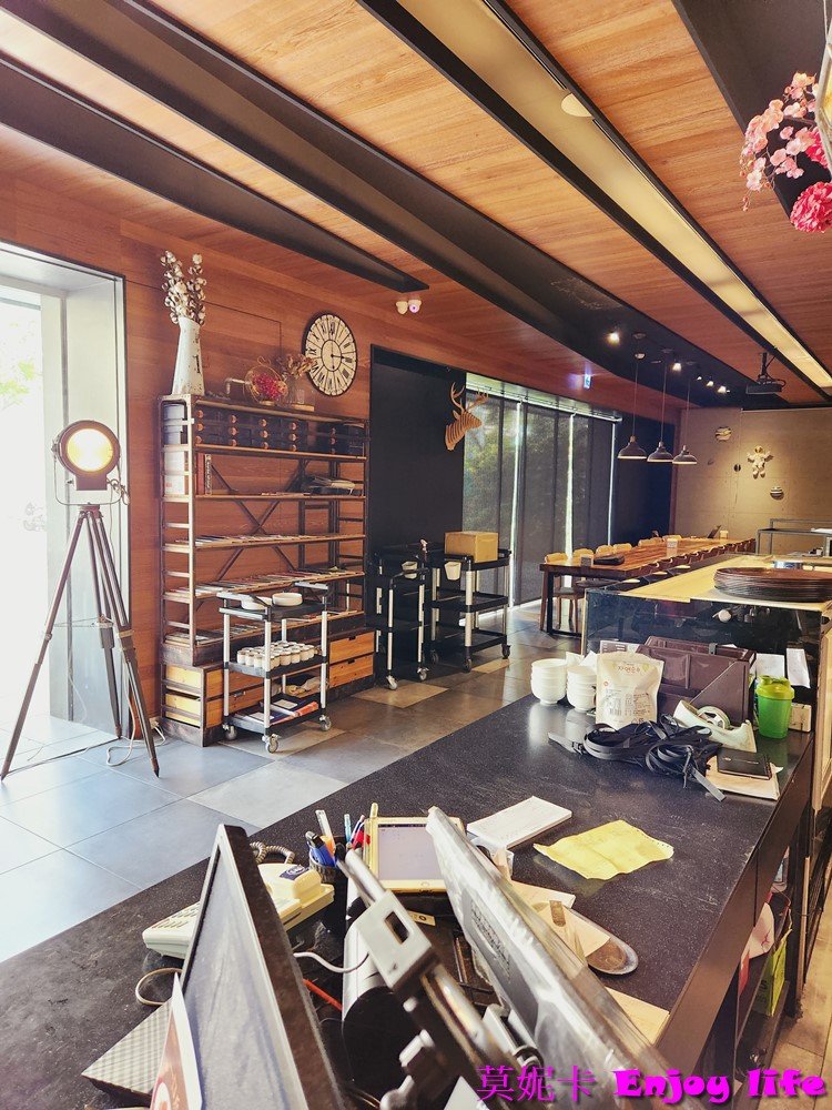 【台南美食餐廳】*SIOU JHIH秀枝餐飲和緯店*台南北區複合式餐廳,有各種私房料理及火鍋套餐,餐點大份又好吃!!!套餐附贈沙拉,濃湯,甜點,飲料還有楊枝甘露跟夢幻好喝的海洋藍柑橘氣泡飲可以選!!! 3 【台南美食餐廳】*SIOU JHIH秀枝餐飲和緯店*台南北區複合式餐廳,有各種私房料理及火鍋套餐,餐點大份又好吃!!!套餐附贈沙拉,濃湯,甜點,飲料還有楊枝甘露跟夢幻好喝的海洋藍柑橘氣泡飲可以選!!!