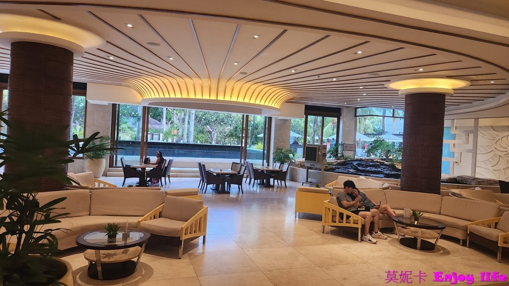 【薄荷島住宿】*Henann Resort Alona Beach 阿羅納海灘赫納度假村*薄荷島上最好最大的度假村，有超多泳池，超漂亮的海景，走出去就是熱鬧的Alona beach。