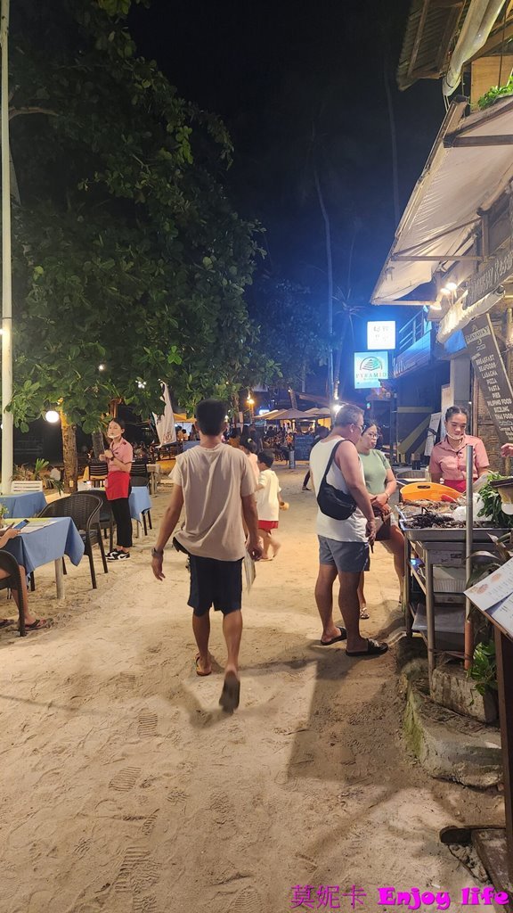 【薄荷島住宿】*Henann Resort Alona Beach 阿羅納海灘赫納度假村*薄荷島上最好最大的度假村，有超多泳池，超漂亮的海景，走出去就是熱鬧的Alona beach。