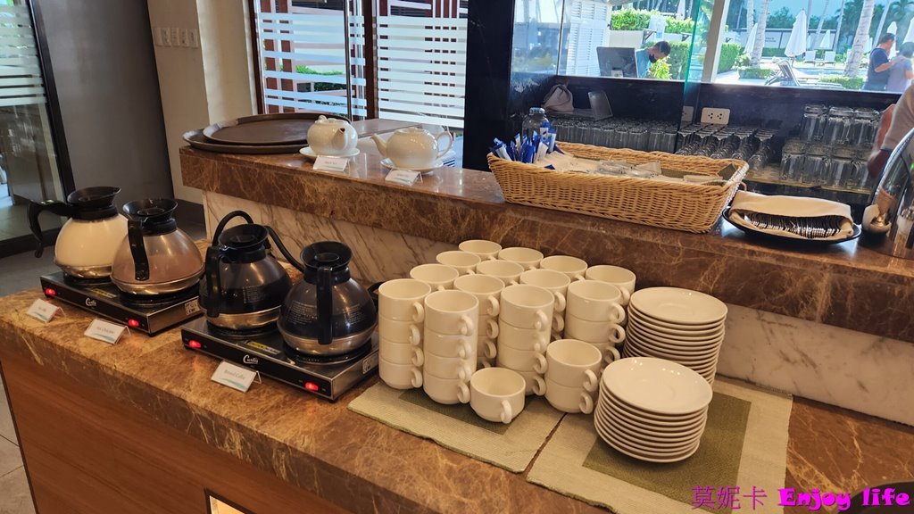 【薄荷島住宿】*Henann Resort Alona Beach 阿羅納海灘赫納度假村*薄荷島上最好最大的度假村，有超多泳池，超漂亮的海景，走出去就是熱鬧的Alona beach。