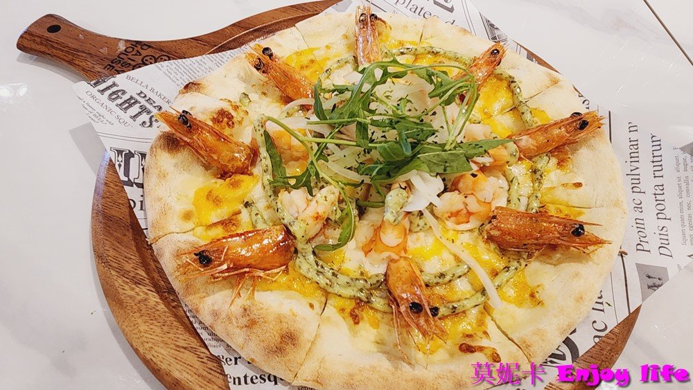 【台南美食餐廳】*雛菊見DAISY HOUSE-台南國賓店*，2023年8月新開幕東區網美餐廳，結合現代與南洋風超漂亮餐廳，餐點多樣好吃，還有多人分享餐適合聚餐!!!