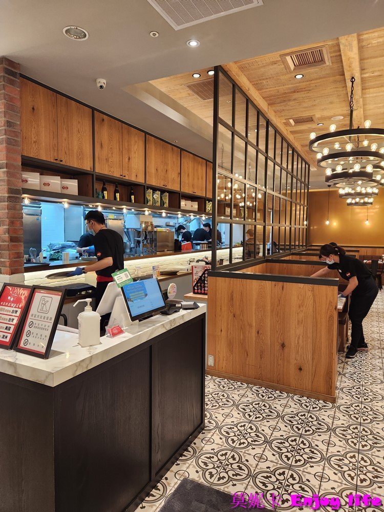 【台南美食餐廳】*Suage北海道湯咖哩台南三井Outlet店*，來自日本北海道的人氣湯咖哩，來這品嚐這令人驚艷超好吃好喝的咖哩!