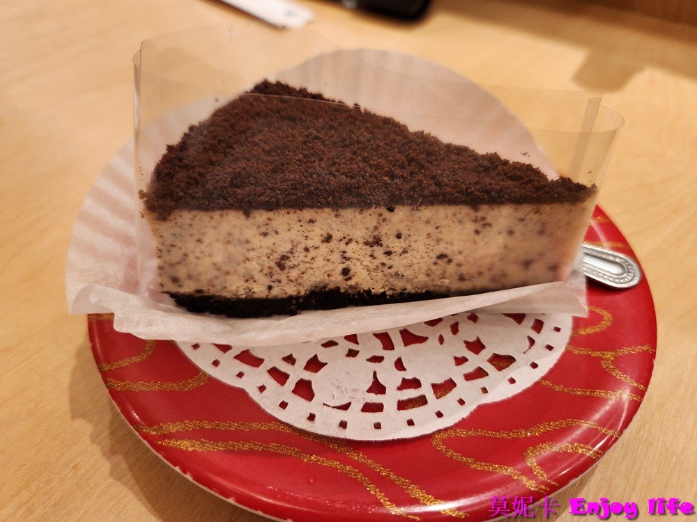 【台南美食餐廳】*合點壽司台南三井店* 來自日本新鮮好吃的迴轉壽司，壽司種類多樣，生魚片超新鮮好吃!