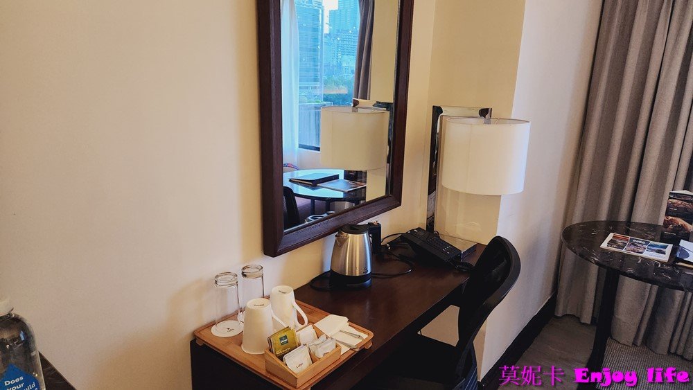 【宿霧住宿】*Seda Ayala Center Cebu 塞達阿亞拉中心宿務多功能飯店* ，地理位置很讚，走飯店內部通道就可以到超大的Ayala Center Cebu Mall，逛街吃飯超方便。