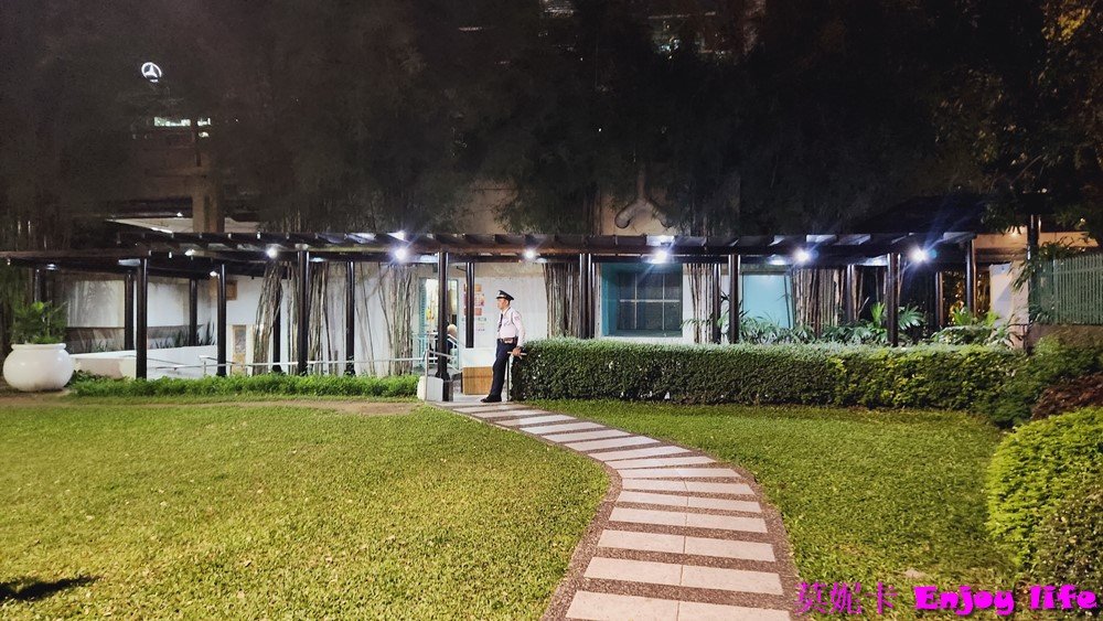【宿霧住宿】*Seda Ayala Center Cebu 塞達阿亞拉中心宿務多功能飯店* ，地理位置很讚，走飯店內部通道就可以到超大的Ayala Center Cebu Mall，逛街吃飯超方便。