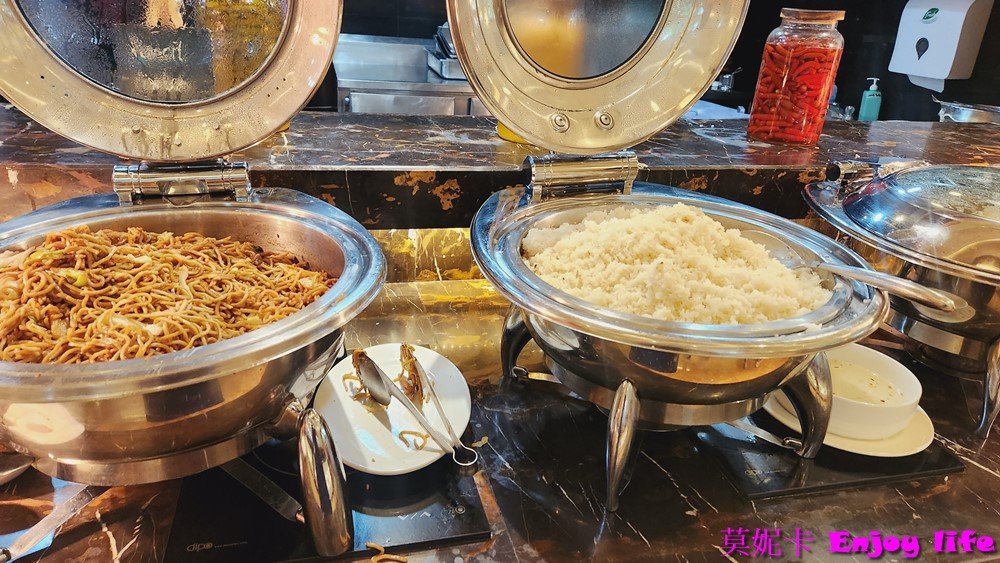【宿霧住宿】*Seda Ayala Center Cebu 塞達阿亞拉中心宿務多功能飯店* ，地理位置很讚，走飯店內部通道就可以到超大的Ayala Center Cebu Mall，逛街吃飯超方便。