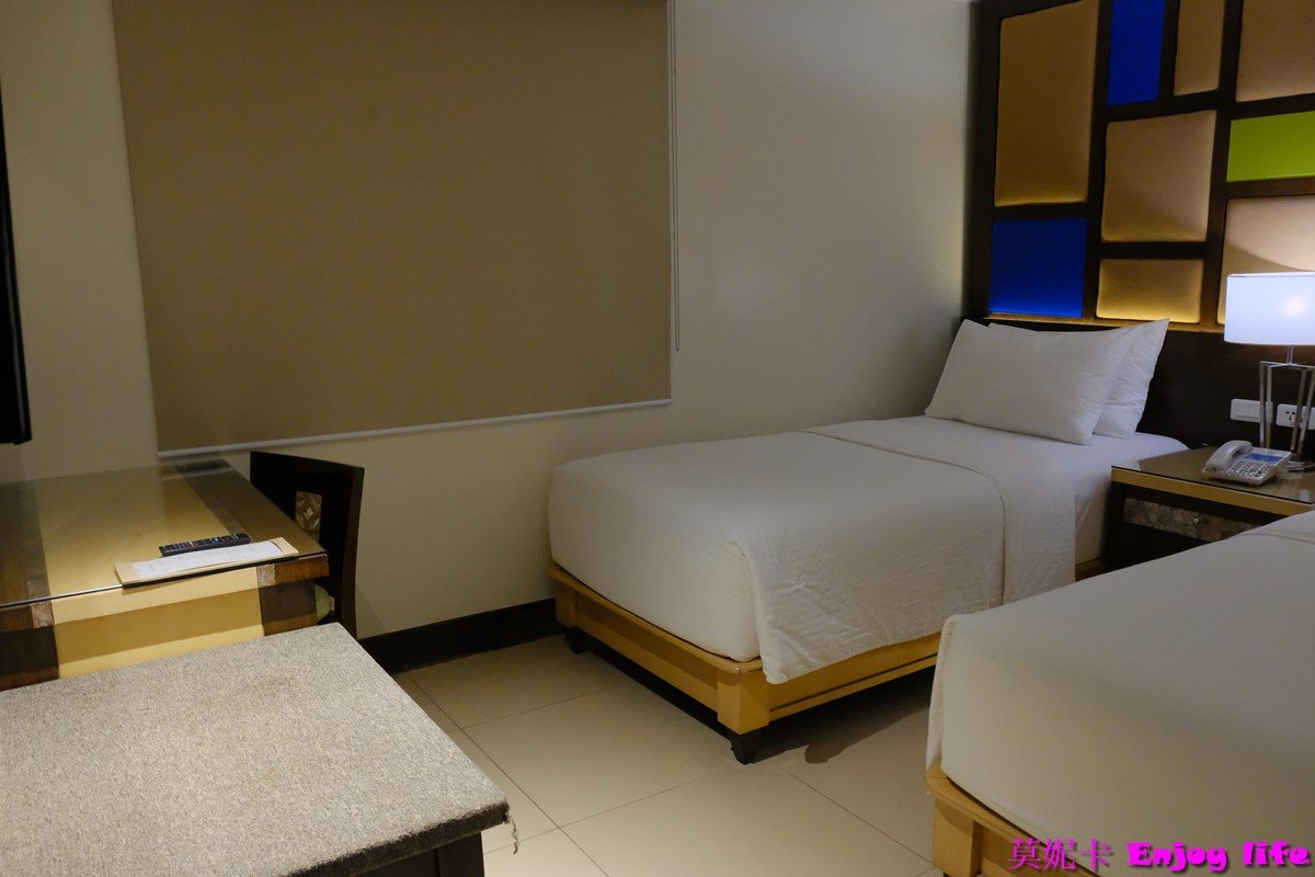 【薄荷島住宿】*Henann Resort Alona Beach 阿羅納海灘赫納度假村*薄荷島上最好最大的度假村，有超多泳池，超漂亮的海景，走出去就是熱鬧的Alona beach。