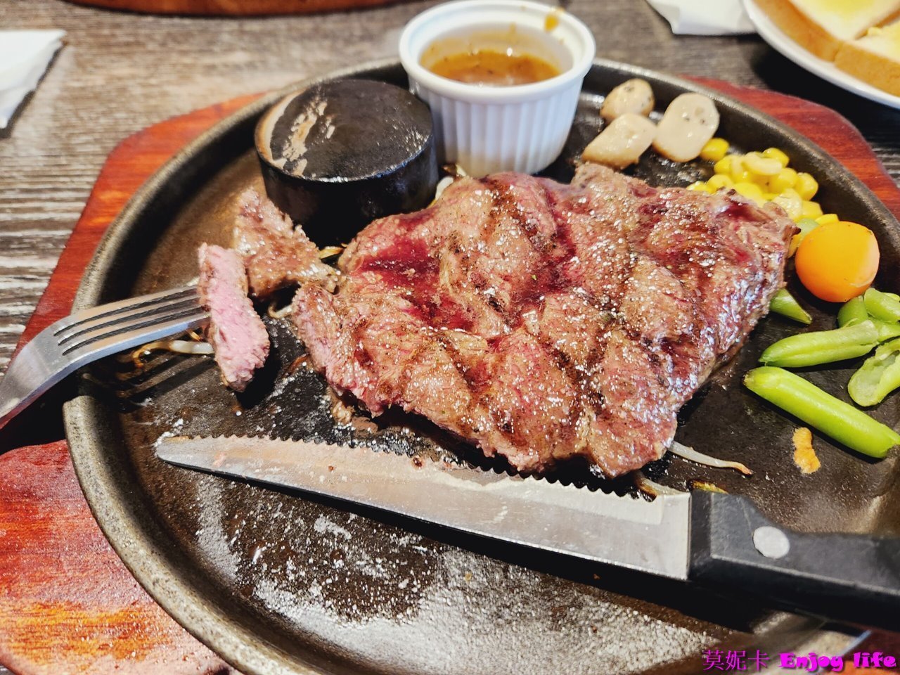 【台南美食餐廳】*牛室炙燒牛排台南海安店*,台南北區牛排館,Costco附近,有吃到飽種類多樣自助吧,不只牛排還可以吃到披薩跟炸物! 17 【台南美食餐廳】*牛室炙燒牛排台南海安店*,台南北區牛排館,Costco附近,有吃到飽種類多樣自助吧,不只牛排還可以吃到披薩跟炸物!