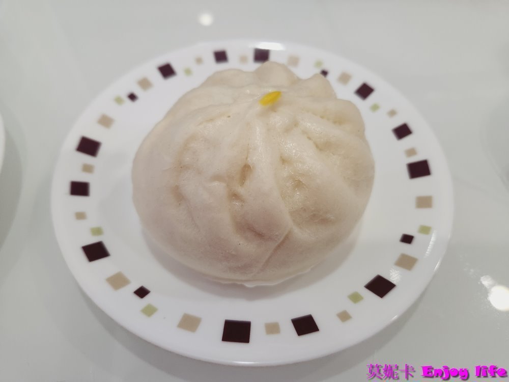 【台南美食小吃】*鼎盛發包子饅頭東和店*2023年台南東區新開包子饅頭店，有各種肉包跟饅頭可以當早餐或下午茶也可以買冷凍包子饅頭回家蒸!
