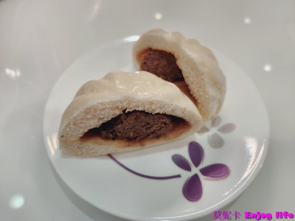 【台南美食小吃】*鼎盛發包子饅頭東和店*2023年台南東區新開包子饅頭店，有各種肉包跟饅頭可以當早餐或下午茶也可以買冷凍包子饅頭回家蒸!