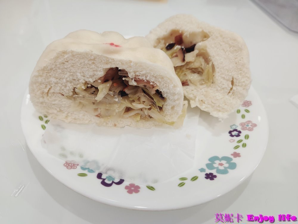 【台南美食小吃】*鼎盛發包子饅頭東和店*2023年台南東區新開包子饅頭店，有各種肉包跟饅頭可以當早餐或下午茶也可以買冷凍包子饅頭回家蒸!