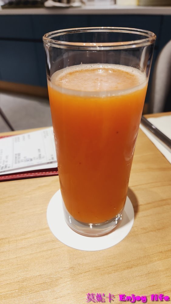 【台中美食餐廳】*Sarabeth's 紐約早餐女王台中LaLaport店*,被評為世界第一名早餐,有令人驚豔的漢堡,超好吃的法式吐司,只有在台北跟台中吃得到。 13 【台中美食餐廳】*Sarabeth's 紐約早餐女王台中LaLaport店*,被評為世界第一名早餐,有令人驚豔的漢堡,超好吃的法式吐司,只有在台北跟台中吃得到。