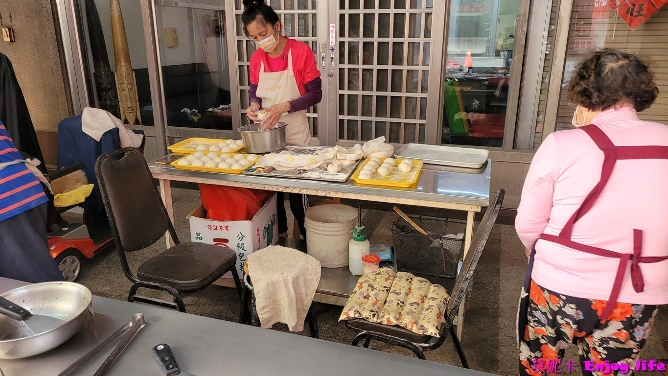 【台南美食小吃】*台南陳伯煎包子永康店*滿滿高麗菜,有多間分店,好吃的水煎包! 2 【台南美食小吃】*台南陳伯煎包子永康店*滿滿高麗菜,有多間分店,好吃的水煎包!