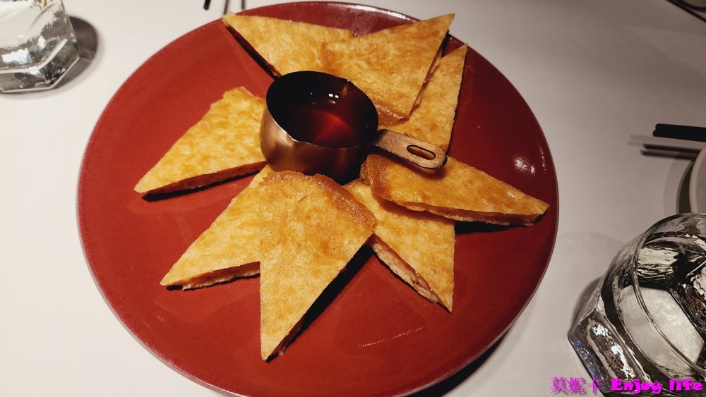 【台南美食餐廳】*瓦城南紡店*，不變的泰式料理好滋味，每道菜都好吃，還有超下飯又好吃的椰汁雞肉!!!