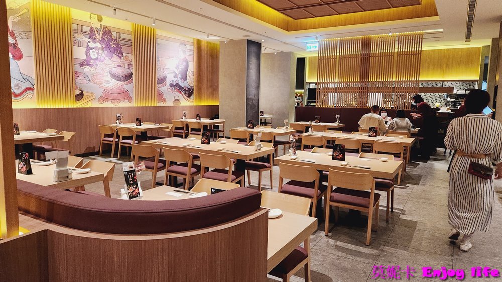【台南美食餐廳】*藝奇南紡店*，王品集團下的日式料理餐廳，日式高貴典雅的裝潢，各式日式岩燒套餐選擇，有新鮮好吃的生魚片及鮮嫩多汁好吃的骰子牛及豚燒!!!