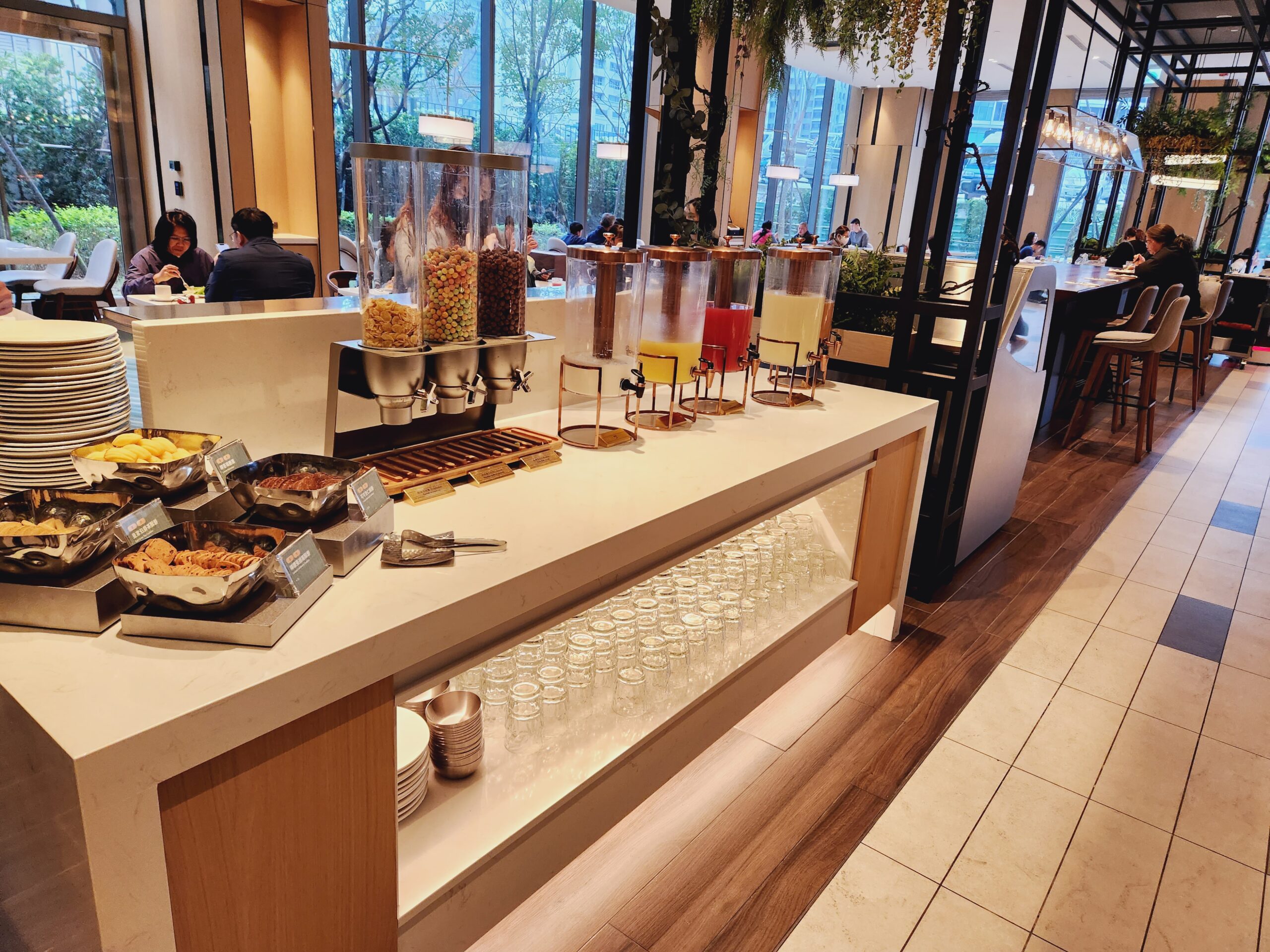 【新北住宿】*新莊凱悅嘉軒酒店*2022新開飯店,CP值高,早餐好吃,走路5分鐘可以到宏匯廣場。 16 【新北住宿】*新莊凱悅嘉軒酒店*2022新開飯店,CP值高,早餐好吃,走路5分鐘可以到宏匯廣場。