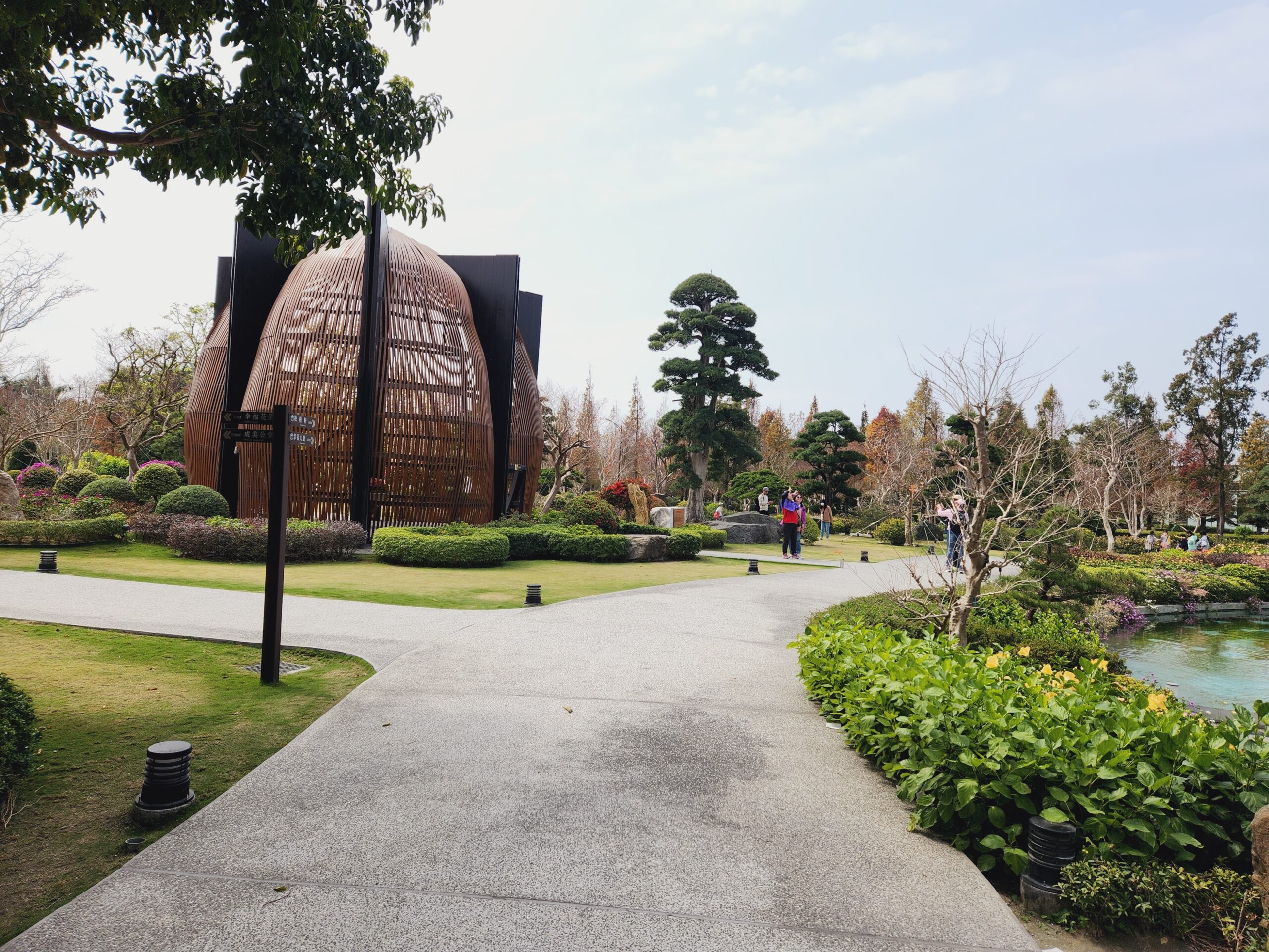 【彰化景點】*成美文化園*可以媲美日本的兼六園,偌大的園區還有落羽松大道,超美超好拍! 4 【彰化景點】*成美文化園*可以媲美日本的兼六園,偌大的園區還有落羽松大道,超美超好拍!