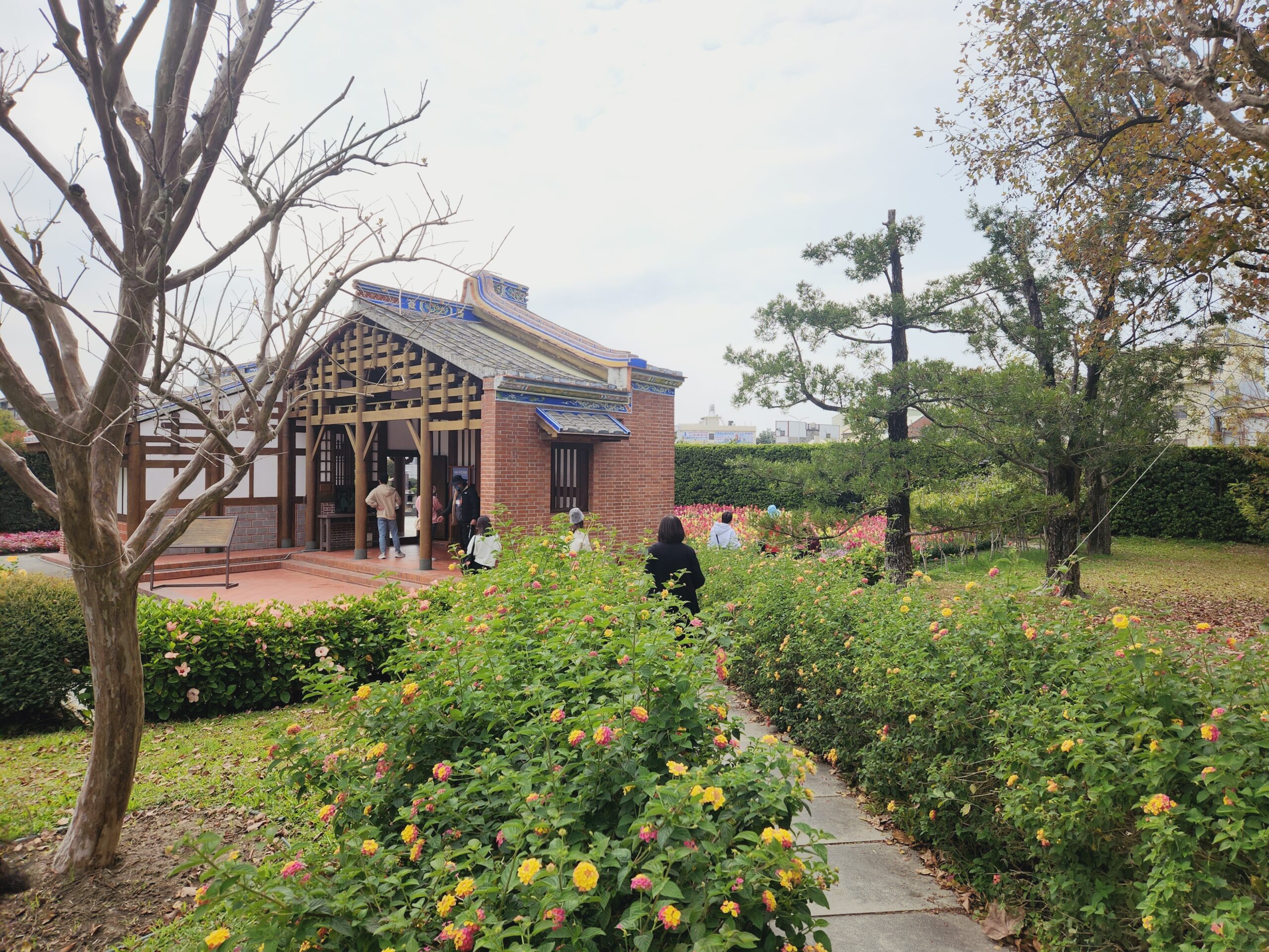【彰化景點】*成美文化園*可以媲美日本的兼六園,偌大的園區還有落羽松大道,超美超好拍! 10 【彰化景點】*成美文化園*可以媲美日本的兼六園,偌大的園區還有落羽松大道,超美超好拍!