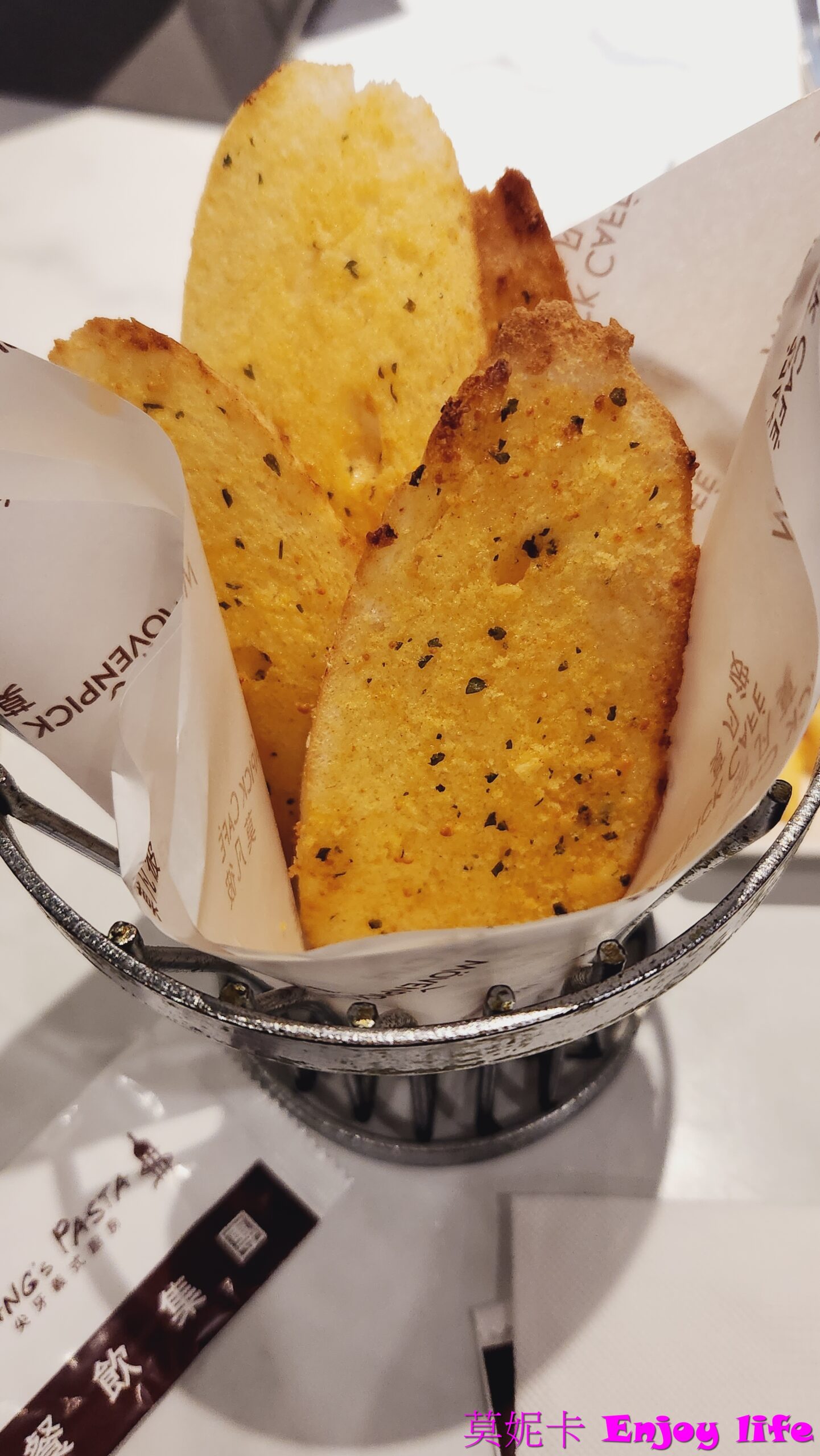 【台南美食餐廳】*Mövenpick Café-莫凡彼台南南紡店*，不只賣好吃的冰淇淋還有販賣各種異國美食的咖啡館，有儀式感的套餐，適合聚餐跟下午茶!(2024年二訪更新)