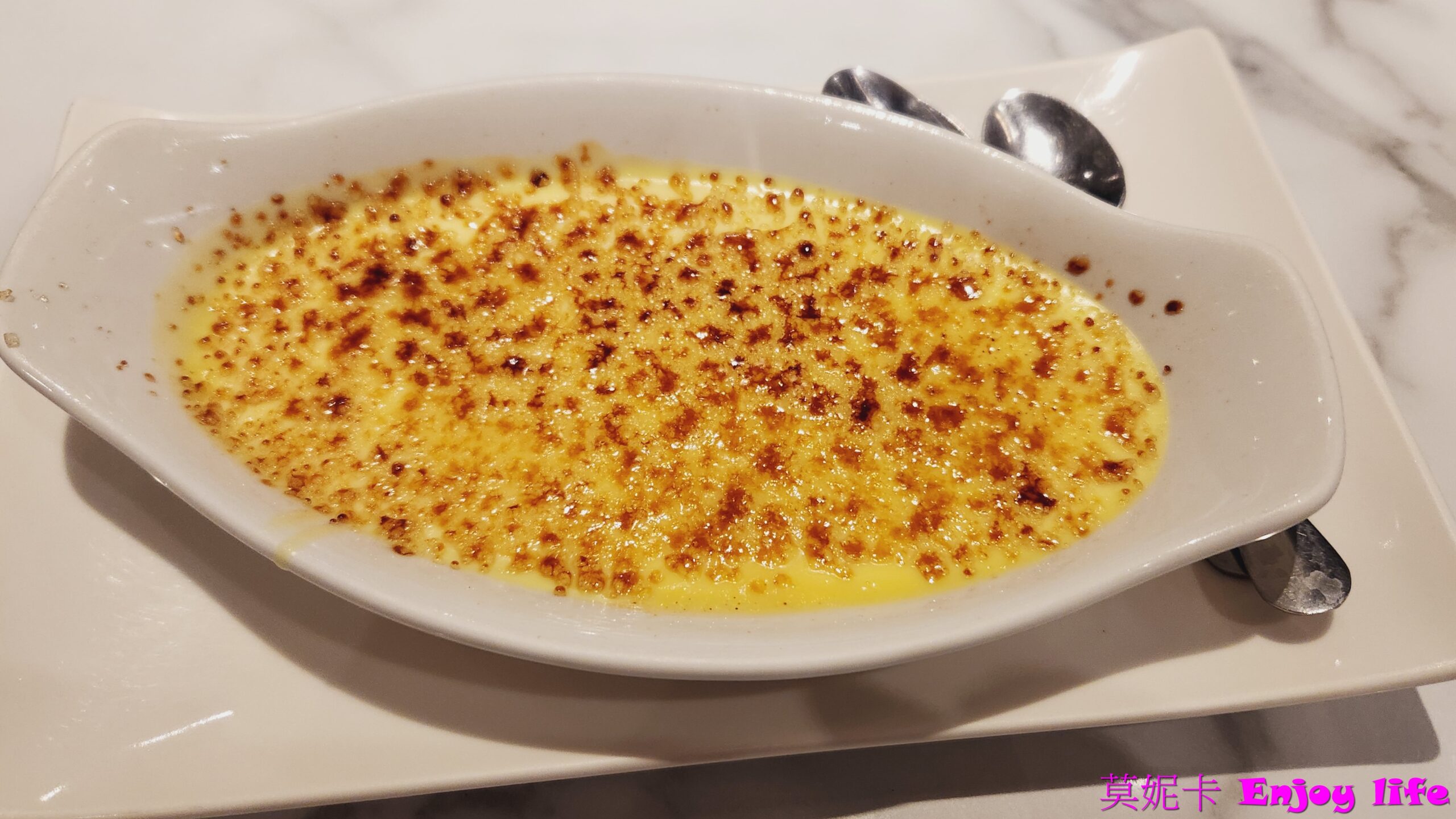 【台南美食餐廳】*Mövenpick Café-莫凡彼台南南紡店*，不只賣好吃的冰淇淋還有販賣各種異國美食的咖啡館，有儀式感的套餐，適合聚餐跟下午茶!(2024年二訪更新)