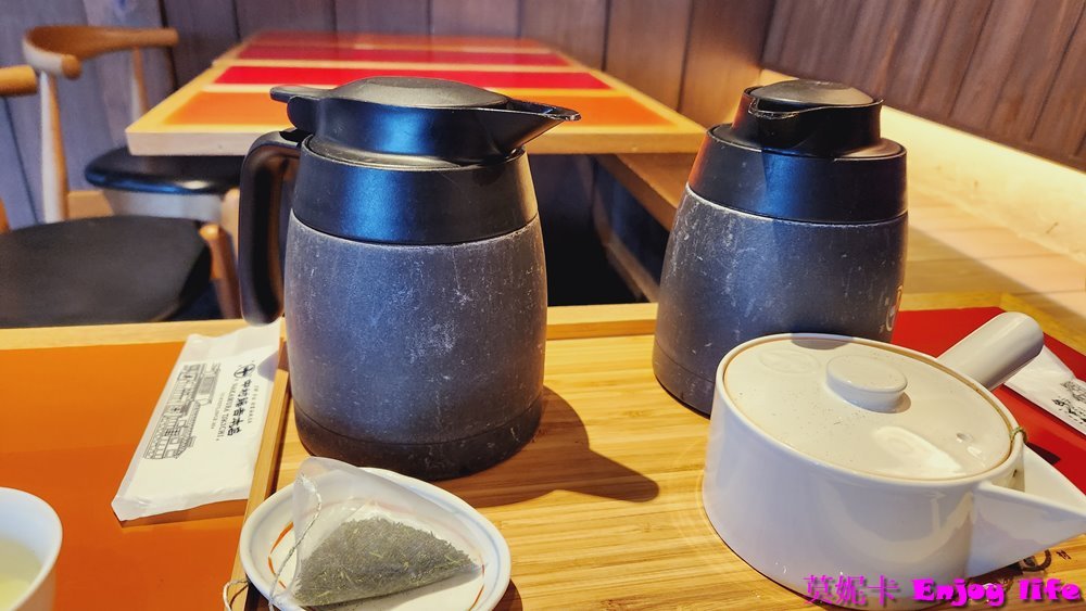 【京都宇治美食餐廳】*中村藤吉本店*,在JR宇治駅附近,宇治人氣百年抹茶老店。必吃招牌甜點抹茶丸子聖代,超好吃又特別!!!吃飽旁邊還可以逛逛買抹茶伴手禮回家,抹茶控必來!!! 12 【京都宇治美食餐廳】*中村藤吉本店*,在JR宇治駅附近,宇治人氣百年抹茶老店。必吃招牌甜點抹茶丸子聖代,超好吃又特別!!!吃飽旁邊還可以逛逛買抹茶伴手禮回家,抹茶控必來!!!