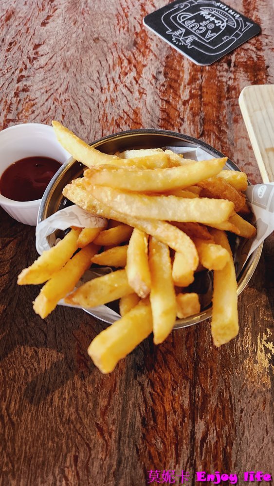 【台南美食餐廳】*薄多義 台南崇學店*,台南東區人氣義式餐廳,有2種口味好吃的雙拼披薩,還有各種義式料理!!! 15 【台南美食餐廳】*薄多義 台南崇學店*,台南東區人氣義式餐廳,有2種口味好吃的雙拼披薩,還有各種義式料理!!!