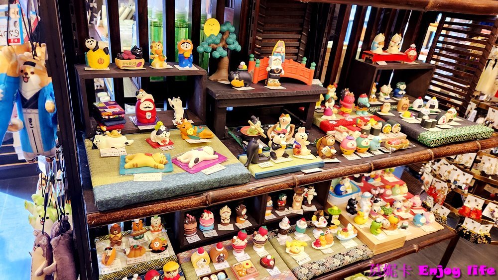 【京都宇治景點美食半日遊】宇治行程攻略，宇治橋通商店街、平等院表參道逛街吃美食!!必吃中村藤吉抹茶甜點，伊藤右衛門買伴手禮，再到星巴克平等院表參道店喝咖啡，最後參觀世界遺產平等院!!!