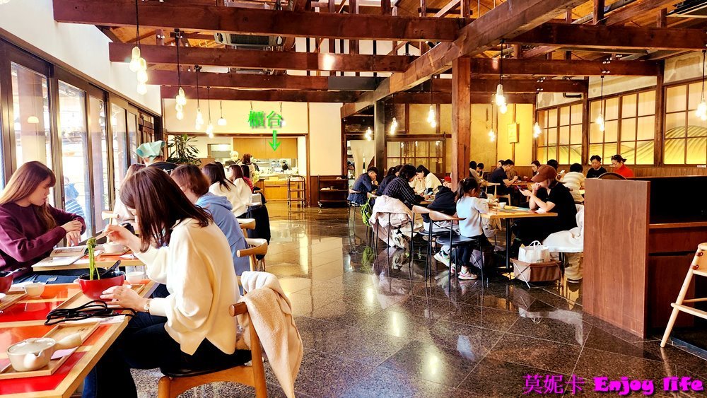 【京都宇治美食餐廳】*中村藤吉本店*,在JR宇治駅附近,宇治人氣百年抹茶老店。必吃招牌甜點抹茶丸子聖代,超好吃又特別!!!吃飽旁邊還可以逛逛買抹茶伴手禮回家,抹茶控必來!!! 9 【京都宇治美食餐廳】*中村藤吉本店*,在JR宇治駅附近,宇治人氣百年抹茶老店。必吃招牌甜點抹茶丸子聖代,超好吃又特別!!!吃飽旁邊還可以逛逛買抹茶伴手禮回家,抹茶控必來!!!
