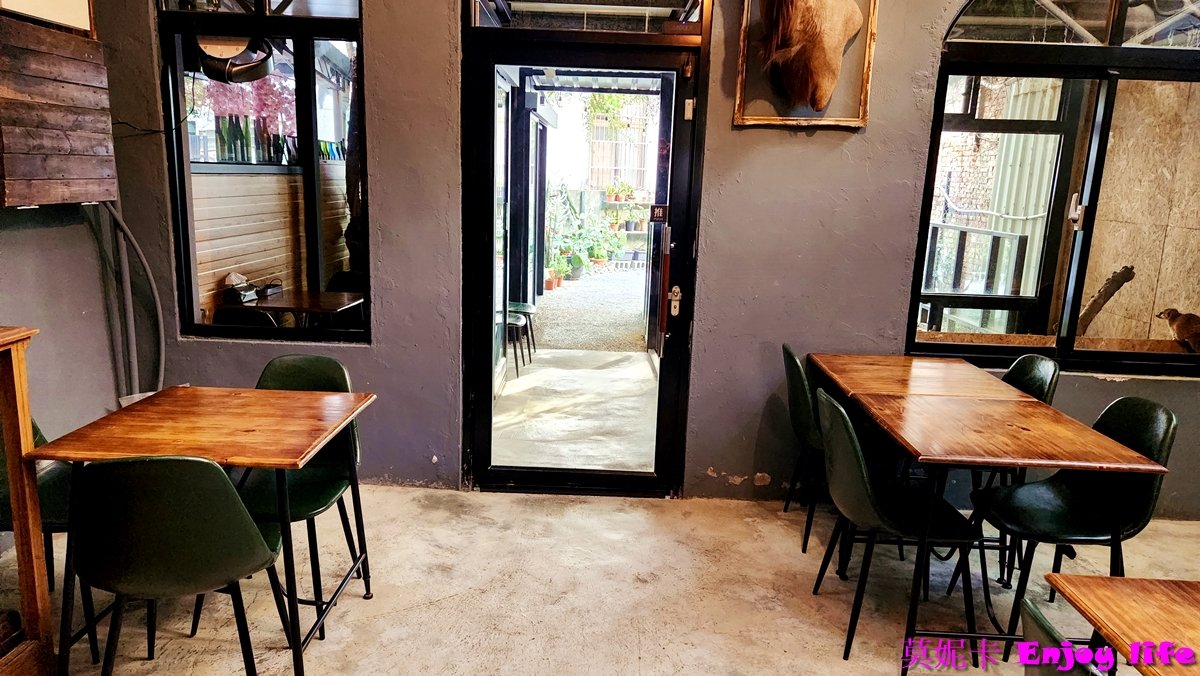 【台南美食餐廳】*狐獴先生早午餐*,台南東區早午餐,隱藏在東寧路小巷弄裡,邊用餐可以邊看可愛的狐獴跑來跑去!!! 4 【台南美食餐廳】*狐獴先生早午餐*,台南東區早午餐,隱藏在東寧路小巷弄裡,邊用餐可以邊看可愛的狐獴跑來跑去!!!