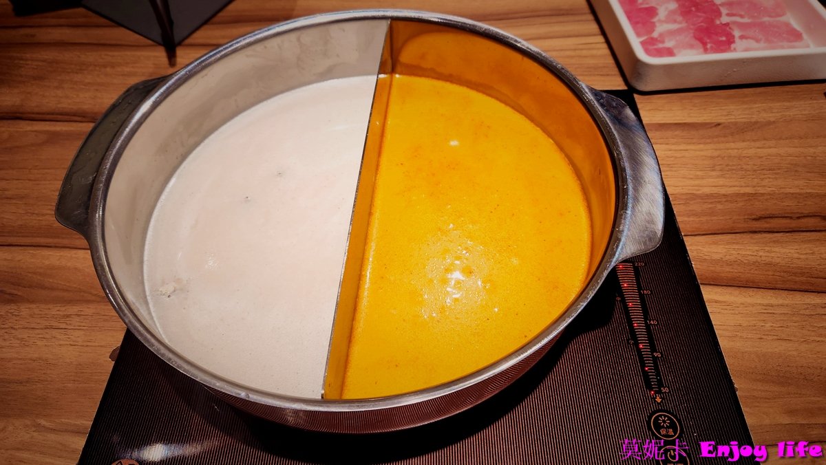 【台南美食餐廳】*涮乃葉 台南三井店*涮涮鍋餐廳,在台南三井Outlet 2F 有安格斯牛,和牛吃到飽,肉質鮮嫩好吃,還有新鮮蔬菜跟好吃的關廟麵!!! 14 【台南美食餐廳】*涮乃葉 台南三井店*涮涮鍋餐廳,在台南三井Outlet 2F 有安格斯牛,和牛吃到飽,肉質鮮嫩好吃,還有新鮮蔬菜跟好吃的關廟麵!!!
