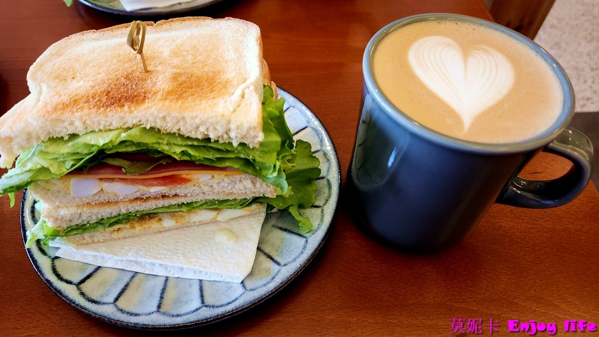 【台南美食咖啡廳】*Django coffee決哥手烘咖啡吧 裕農店 *,CP值高香濃好喝的咖啡,超讚拿鐵還有愛心拉花,搭配豐富好吃的三明治,就是豐盛營養的早餐!!! 17 【台南美食咖啡廳】*Django coffee決哥手烘咖啡吧 裕農店 *,CP值高香濃好喝的咖啡,超讚拿鐵還有愛心拉花,搭配豐富好吃的三明治,就是豐盛營養的早餐!!!