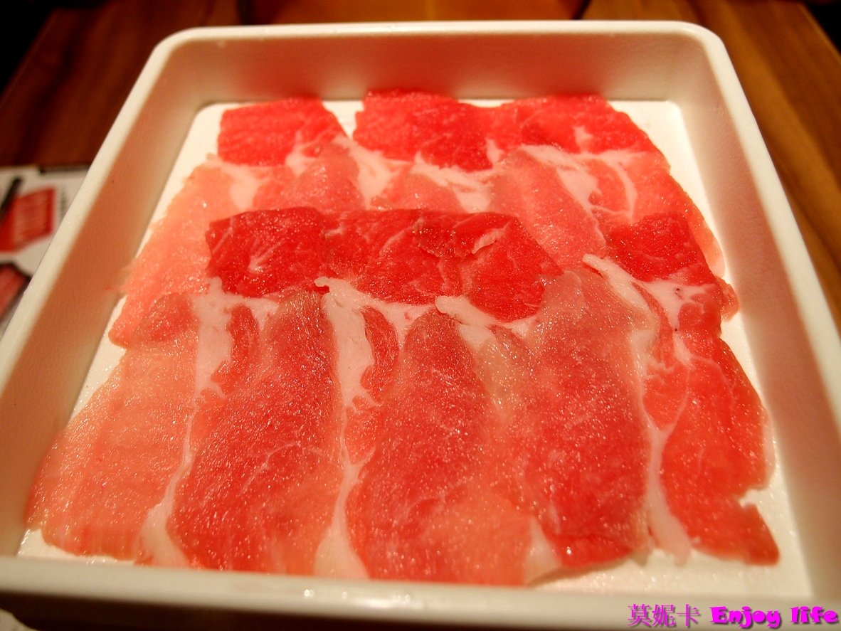【台南美食餐廳】*涮乃葉 台南三井店*涮涮鍋餐廳,在台南三井Outlet 2F 有安格斯牛,和牛吃到飽,肉質鮮嫩好吃,還有新鮮蔬菜跟好吃的關廟麵!!! 20 【台南美食餐廳】*涮乃葉 台南三井店*涮涮鍋餐廳,在台南三井Outlet 2F 有安格斯牛,和牛吃到飽,肉質鮮嫩好吃,還有新鮮蔬菜跟好吃的關廟麵!!!