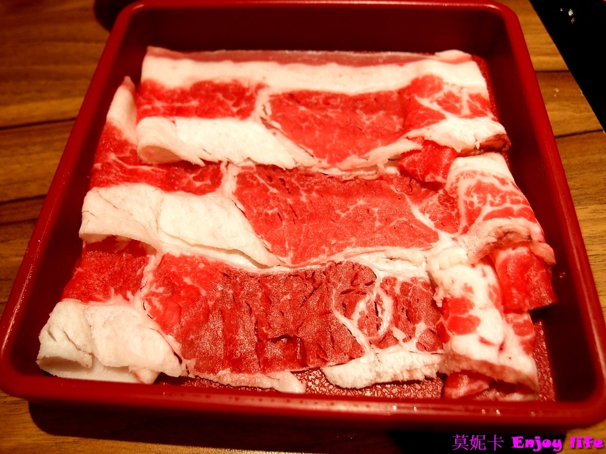 【台南美食餐廳】*涮乃葉 台南三井店*涮涮鍋餐廳,在台南三井Outlet 2F 有安格斯牛,和牛吃到飽,肉質鮮嫩好吃,還有新鮮蔬菜跟好吃的關廟麵!!! 17 【台南美食餐廳】*涮乃葉 台南三井店*涮涮鍋餐廳,在台南三井Outlet 2F 有安格斯牛,和牛吃到飽,肉質鮮嫩好吃,還有新鮮蔬菜跟好吃的關廟麵!!!