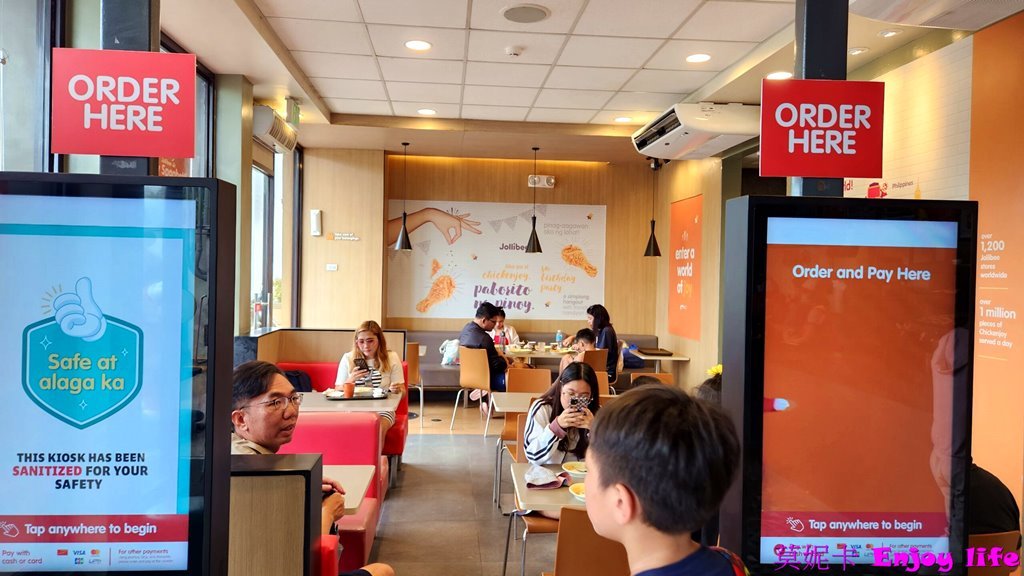 【宿霧薄荷島美食餐廳】*Jollibee 快樂蜂速食餐廳*,菲律賓版的麥當勞,牛肉堡只要台幣25元,好吃又便宜,菲律賓的國民美食!!! 5 【宿霧薄荷島美食餐廳】*Jollibee 快樂蜂速食餐廳*,菲律賓版的麥當勞,牛肉堡只要台幣25元,好吃又便宜,菲律賓的國民美食!!!