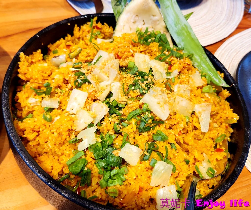 【薄荷島美食餐廳】*Molly Bistro餐廳*,南洋風裝潢網美餐廳,在Alona Beach附近,餐點好吃,晚上打燈後更漂亮的酷炫餐廳!!! 18 【薄荷島美食餐廳】*Molly Bistro餐廳*,南洋風裝潢網美餐廳,在Alona Beach附近,餐點好吃,晚上打燈後更漂亮的酷炫餐廳!!!