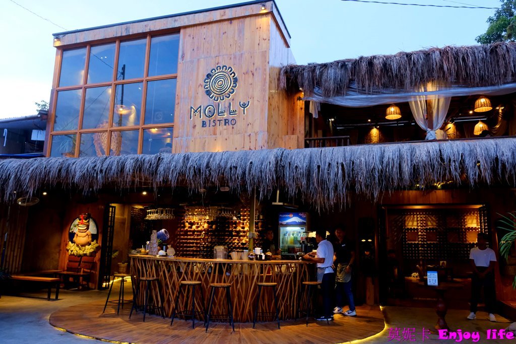 【薄荷島美食餐廳】*Molly Bistro餐廳*,南洋風裝潢網美餐廳,在Alona Beach附近,餐點好吃,晚上打燈後更漂亮的酷炫餐廳!!! 4 【薄荷島美食餐廳】*Molly Bistro餐廳*,南洋風裝潢網美餐廳,在Alona Beach附近,餐點好吃,晚上打燈後更漂亮的酷炫餐廳!!!