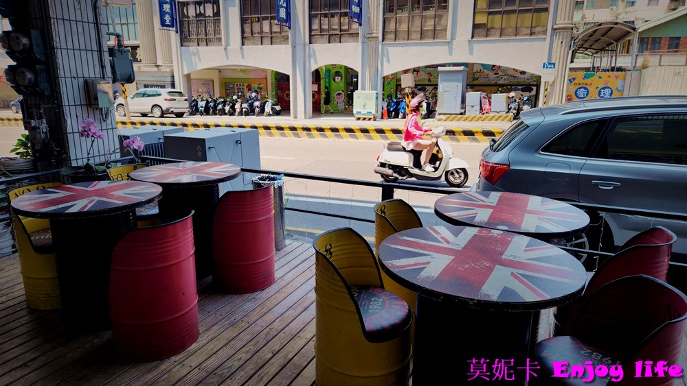 【台南美食餐廳】*英倫港式餐廳*，家齊高中附近，有港式點心，波蘿油，還有煲仔飯等，藝人黃秋生也來吃過的英倫風港式餐廳!!!