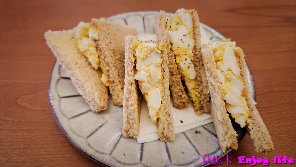 【台南美食咖啡廳】*Django coffee決哥手烘咖啡吧 裕農店 *,CP值高香濃好喝的咖啡,超讚拿鐵還有愛心拉花,搭配豐富好吃的三明治,就是豐盛營養的早餐!!! 18 【台南美食咖啡廳】*Django coffee決哥手烘咖啡吧 裕農店 *,CP值高香濃好喝的咖啡,超讚拿鐵還有愛心拉花,搭配豐富好吃的三明治,就是豐盛營養的早餐!!!