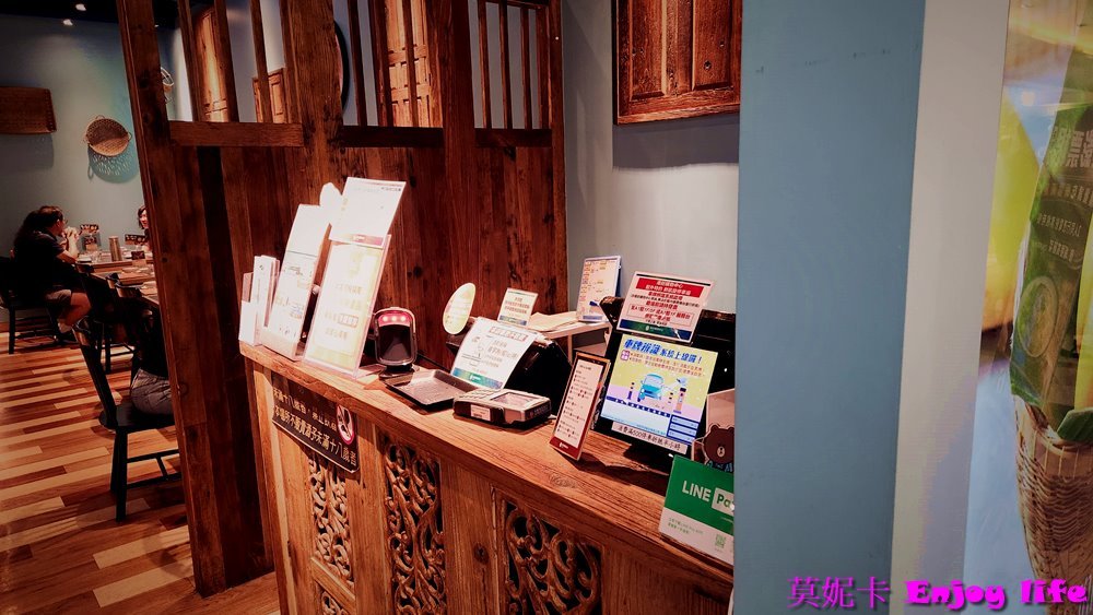 【台南美食餐廳】*帕泰家Baan Phadthai 台南南紡店*,藍色餐廳,獲得米其林推薦泰國餐廳,有鮮嫩的炭烤嫩煎豬排及鳥籠雞翅!!! 5 【台南美食餐廳】*帕泰家Baan Phadthai 台南南紡店*,藍色餐廳,獲得米其林推薦泰國餐廳,有鮮嫩的炭烤嫩煎豬排及鳥籠雞翅!!!