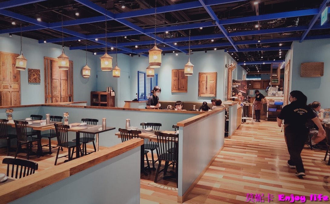 【台南美食餐廳】*帕泰家Baan Phadthai 台南南紡店*,藍色餐廳,獲得米其林推薦泰國餐廳,有鮮嫩的炭烤嫩煎豬排及鳥籠雞翅!!! 7 【台南美食餐廳】*帕泰家Baan Phadthai 台南南紡店*,藍色餐廳,獲得米其林推薦泰國餐廳,有鮮嫩的炭烤嫩煎豬排及鳥籠雞翅!!!