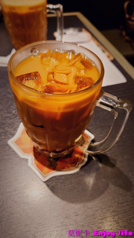 【台南美食餐廳】*帕泰家Baan Phadthai 台南南紡店*,藍色餐廳,獲得米其林推薦泰國餐廳,有鮮嫩的炭烤嫩煎豬排及鳥籠雞翅!!! 20 【台南美食餐廳】*帕泰家Baan Phadthai 台南南紡店*,藍色餐廳,獲得米其林推薦泰國餐廳,有鮮嫩的炭烤嫩煎豬排及鳥籠雞翅!!!