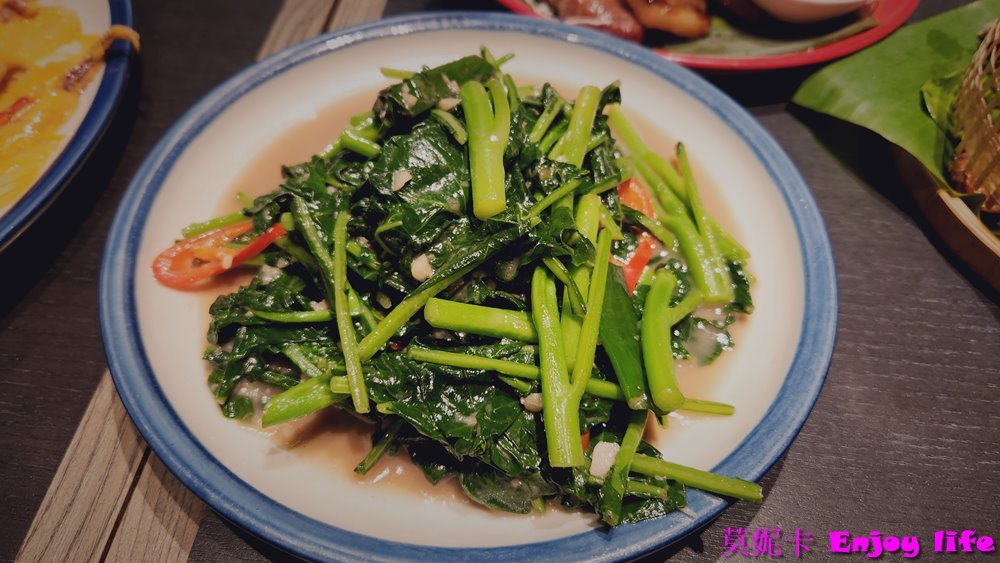 【台南美食餐廳】*帕泰家Baan Phadthai 台南南紡店*,藍色餐廳,獲得米其林推薦泰國餐廳,有鮮嫩的炭烤嫩煎豬排及鳥籠雞翅!!! 18 【台南美食餐廳】*帕泰家Baan Phadthai 台南南紡店*,藍色餐廳,獲得米其林推薦泰國餐廳,有鮮嫩的炭烤嫩煎豬排及鳥籠雞翅!!!