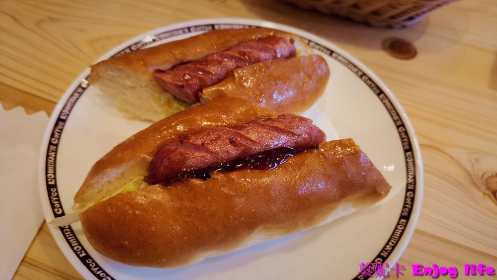 【台南美食餐廳】Komeda's Coffee客美多台南平實公園店，來自名古屋的特色咖啡店，早餐只要點飲料就附贈美味吐司！