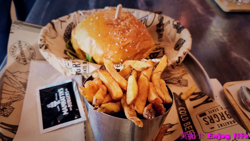 【巴黎美食餐廳】*Manhattn's Burgers Paris*，在巴黎龐畢度中心附近的紐約漢堡店，比利時及巴黎都有分店，漢堡真的很美味好吃!!!