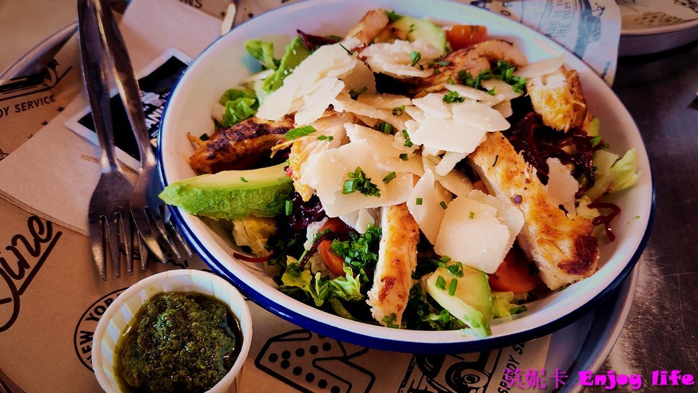 【巴黎美食餐廳】*Manhattn's Burgers Paris*，在巴黎龐畢度中心附近的紐約漢堡店，比利時及巴黎都有分店，漢堡真的很美味好吃!!!