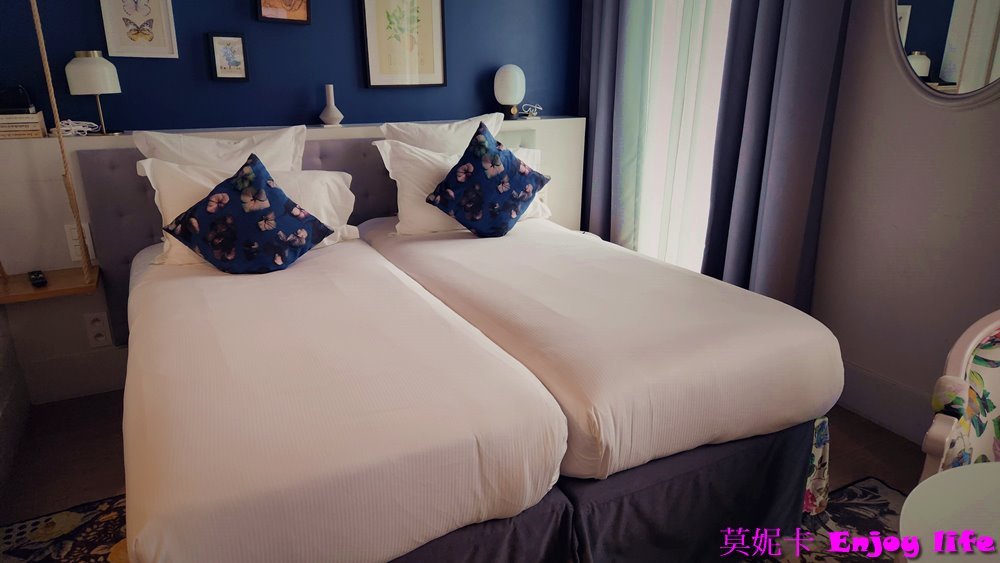 【巴黎住宿】*Hotel le belleval勒貝勒瓦爾酒店*，巴黎第8區住宿，離主要景點都不遠，附近有火車，地鐵，及公車站，走路6分鐘就可以到春天百貨，附近還有家樂福超市跟星巴克!!!房間超漂亮舒適，早餐好吃，地點超讚的飯店!!!