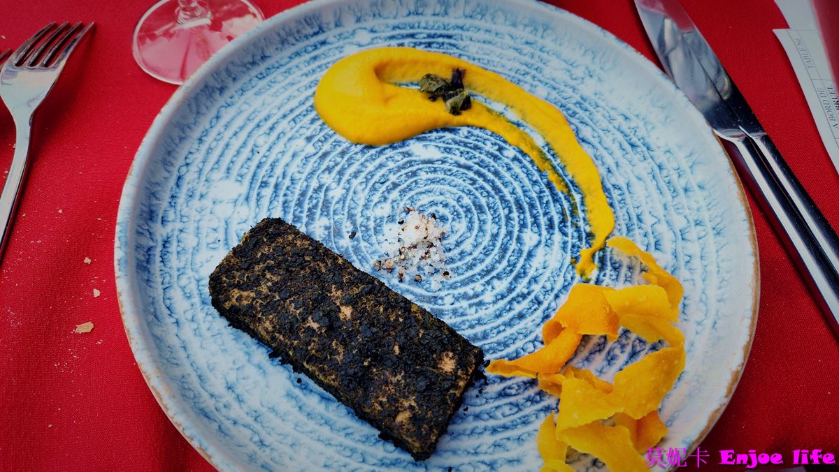 【巴黎景點】*Bateaux Mouches*，塞納河遊船晚餐，可以邊享用美食邊欣賞塞納河跟巴黎鐵塔的白天跟晚上漂亮的景色!!!