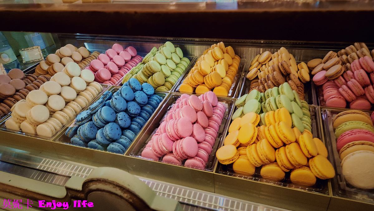 【巴黎景點】*Château de Versailles凡爾賽宮攻略*，凡爾賽宮必看鏡廳與皇家禮拜堂，再到凡爾賽宮美食餐廳享用Angelina甜點，Laudree馬卡龍!!!