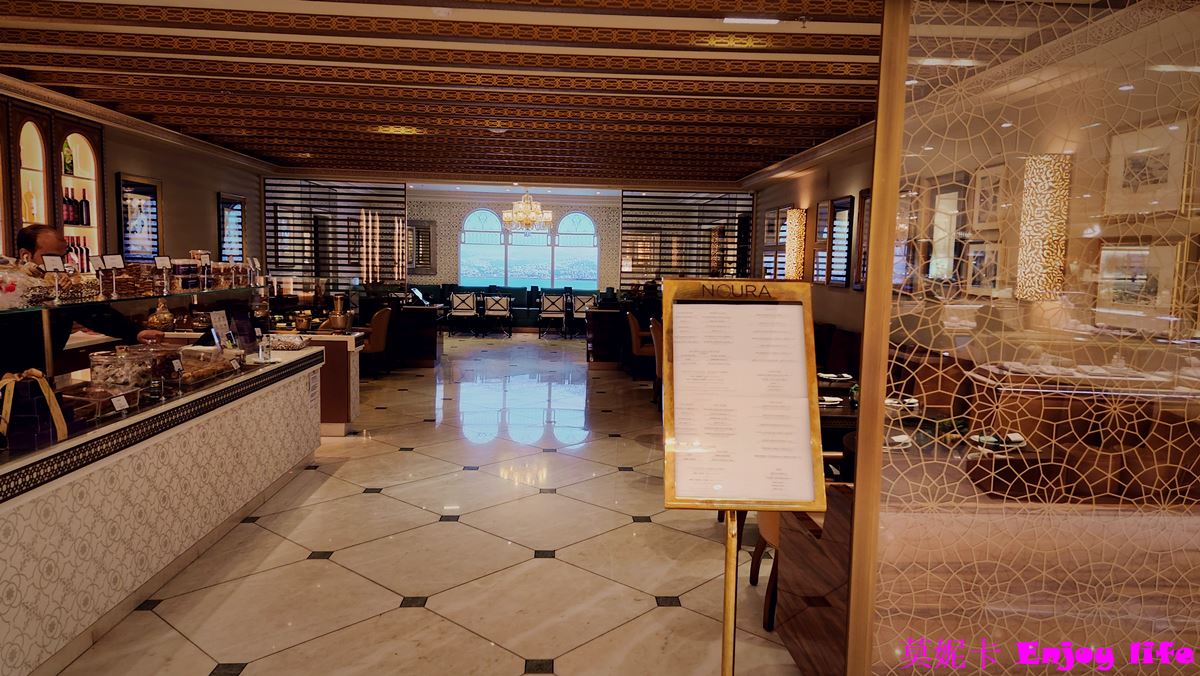 【巴黎景點】*Printemps Haussmann巴黎春天百貨*，老佛爺百貨附近，巴黎第二百貨公司，有各種法國品牌商品，許多餐廳美食，還有machi machi珍珠奶茶!!!